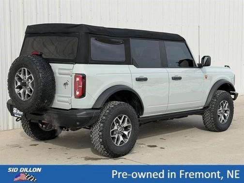 Iconic Silver Metallic 2024 Ford Bronco Badlands