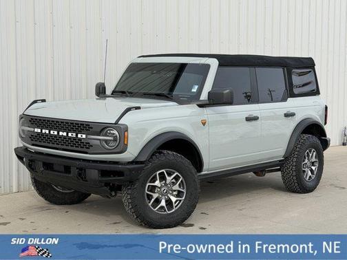 Iconic Silver Metallic 2024 Ford Bronco Badlands