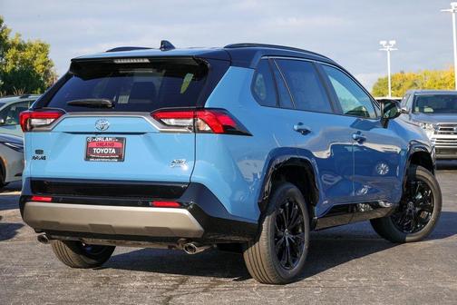 2025 Toyota RAV4 Hybrid SE