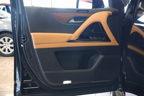 2023 Lexus LX 600 Luxury