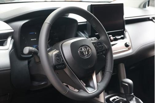 2025 Toyota Corolla Cross LE