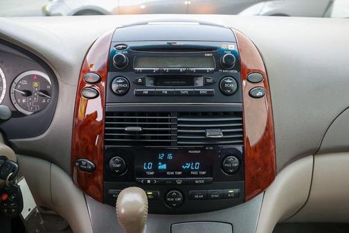 2005 Toyota Sienna XLE