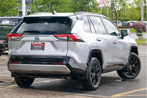 2024 Toyota RAV4 Hybrid SE