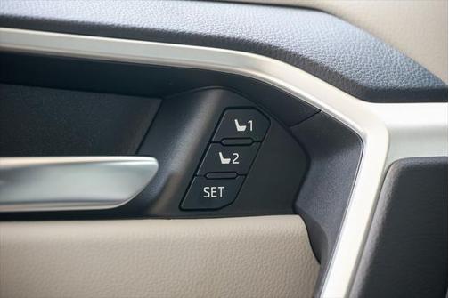 2025 Toyota RAV4 Hybrid XLE Premium