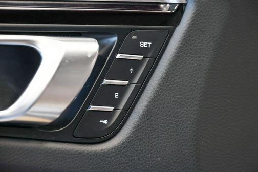 2020 Porsche Macan Macan