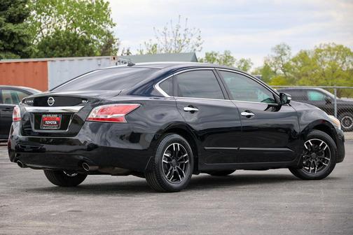 Super Black Clearcoat 2015 Nissan Altima 2.5 SV