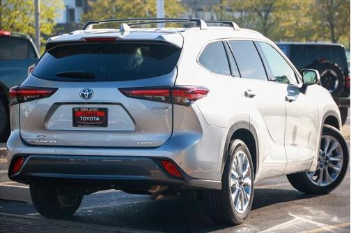 2024 Toyota Highlander Hybrid Limited
