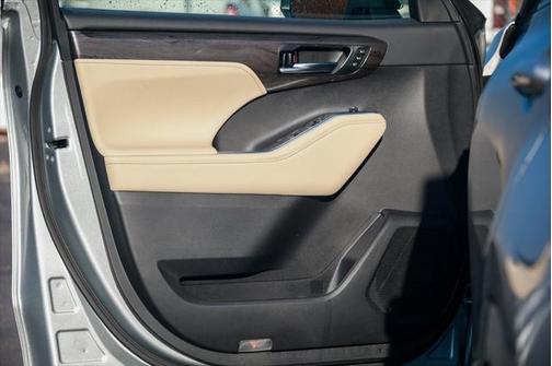 2024 Toyota Highlander Hybrid Limited