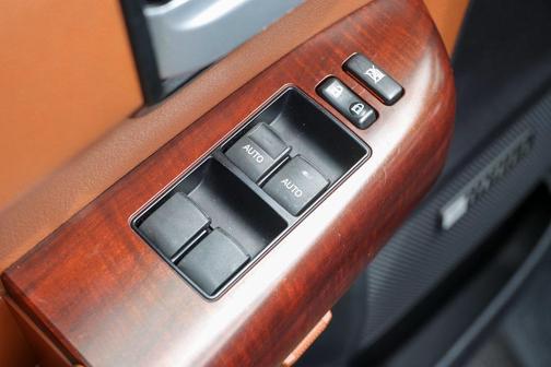 2014 Toyota Sequoia Platinum