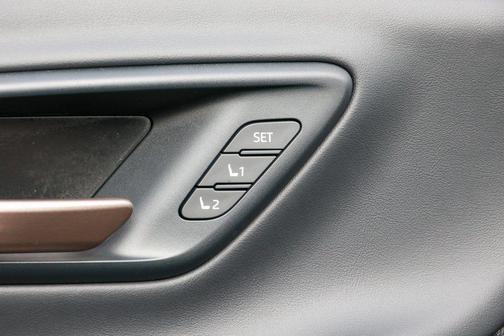 2025 Toyota Crown Platinum