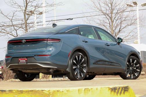 2025 Toyota Crown Platinum