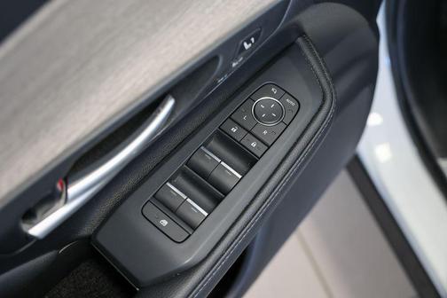Pearl 2024 Toyota Grand Highlander Platinum