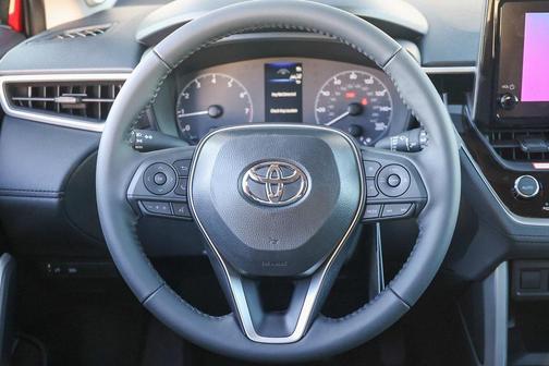2025 Toyota Corolla Cross LE