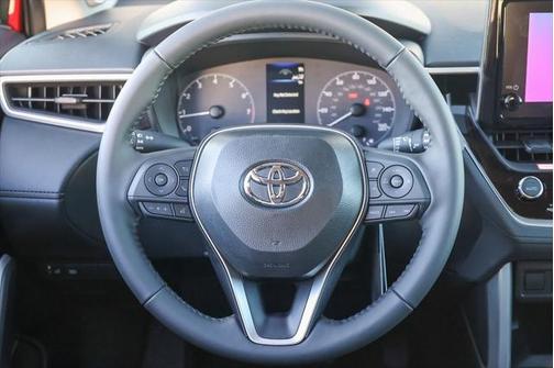 2025 Toyota Corolla Cross LE