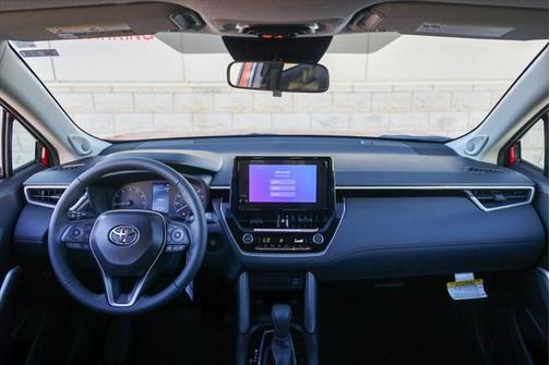 2025 Toyota Corolla Cross LE