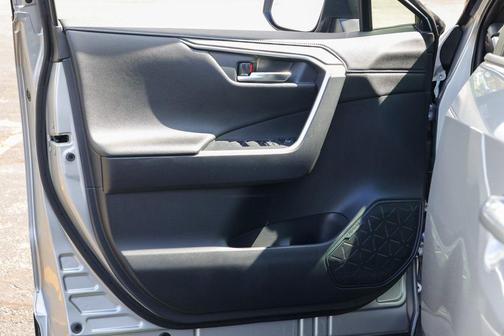 2021 Toyota RAV4 Hybrid SE