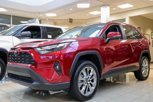 2025 Toyota RAV4 XLE Premium