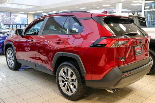 2025 Toyota RAV4 XLE Premium