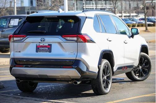 2023 Toyota RAV4 Hybrid SE