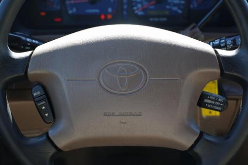 2003 Toyota Sienna LE