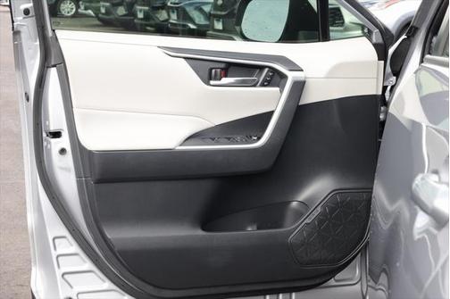 2021 Toyota RAV4 Hybrid XLE Premium