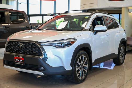 Wind Chill Pearl 2023 Toyota Corolla Cross XLE