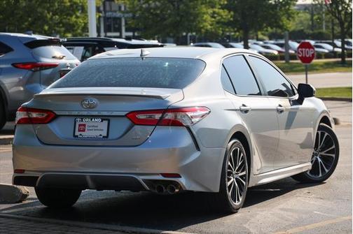 2020 Toyota Camry SE