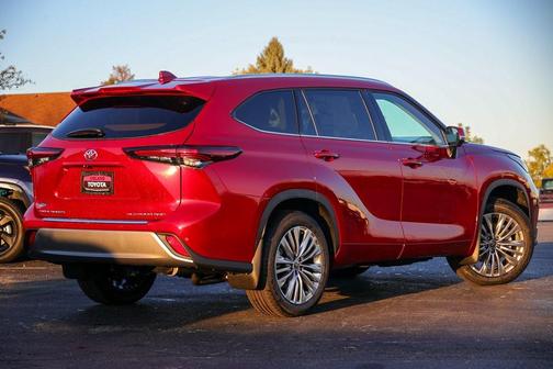 2025 Toyota Highlander Platinum