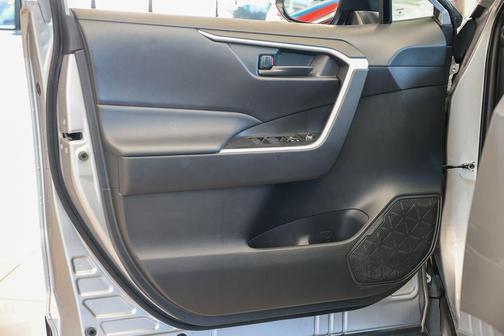 Silver Sky Metallic 2024 Toyota RAV4 LE