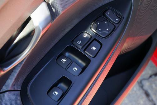 2019 Hyundai Veloster 2