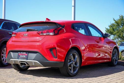 2019 Hyundai Veloster 2