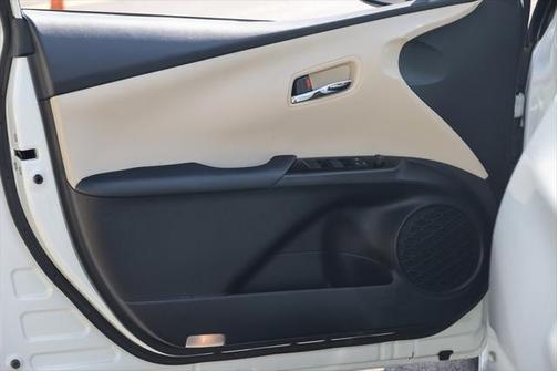2019 Toyota Prius L