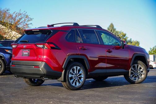 2025 Toyota RAV4 XLE Premium