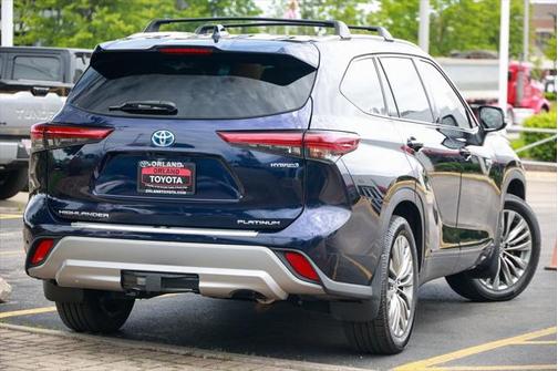 2021 Toyota Highlander Hybrid Platinum