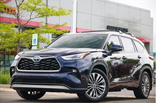 2021 Toyota Highlander Hybrid Platinum