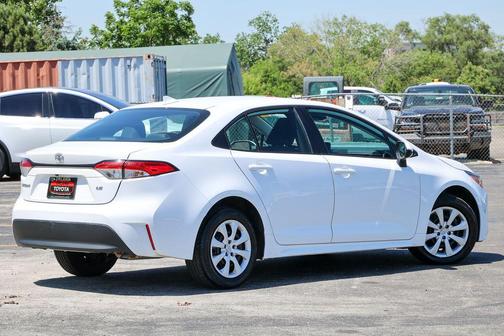 Ice 2024 Toyota Corolla LE