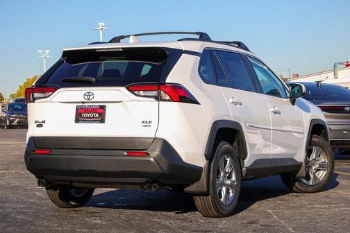 2025 Toyota RAV4 XLE
