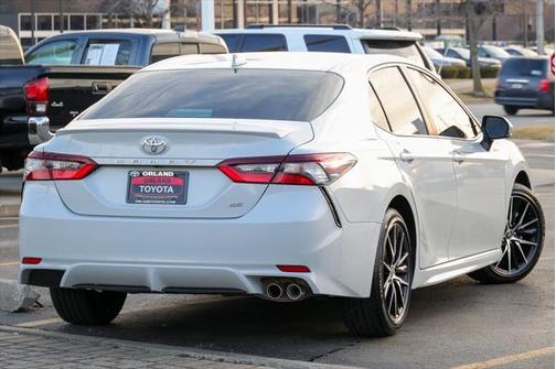2024 Toyota Camry SE
