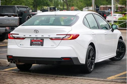 2025 Toyota Camry SE