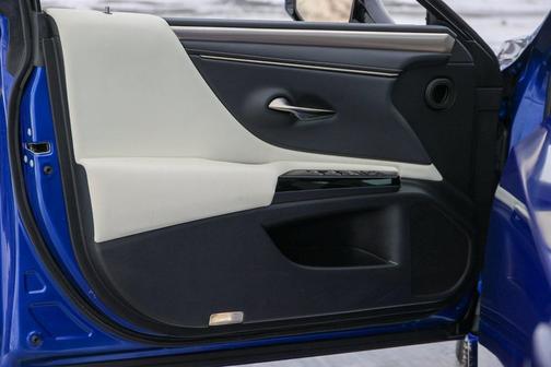 2022 Lexus ES 300h F SPORT