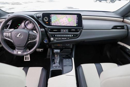 2022 Lexus ES 300h F SPORT