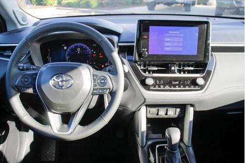 2025 Toyota Corolla Cross XLE