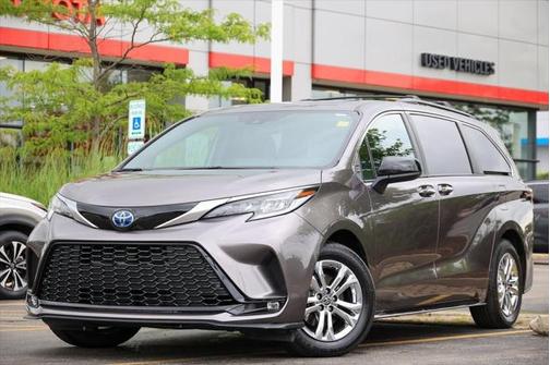 2022 Toyota Sienna XSE 7 Passenger