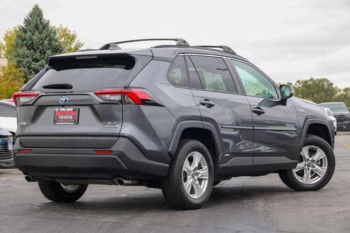 2021 Toyota RAV4 Hybrid XLE