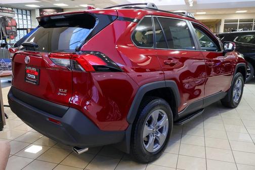2025 Toyota RAV4 Hybrid XLE