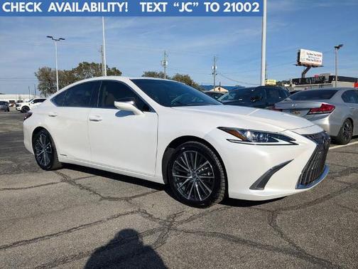 2022 Lexus ES 300h LUXURY