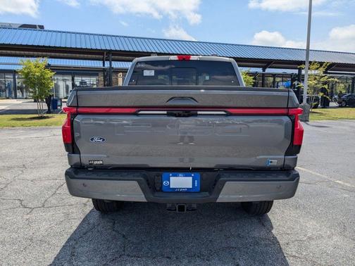 2025 Ford F-150 Lightning Platinum