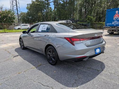 Metal 2022 Hyundai ELANTRA SEL