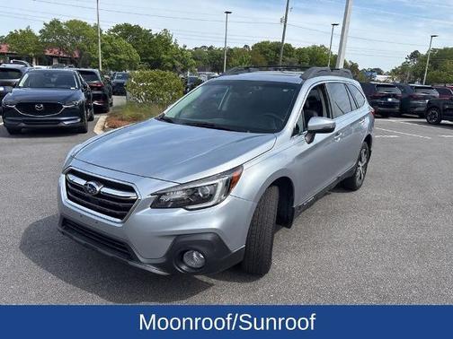 Ice Silver Metallic 2018 Subaru Outback 2.5I LIMITED