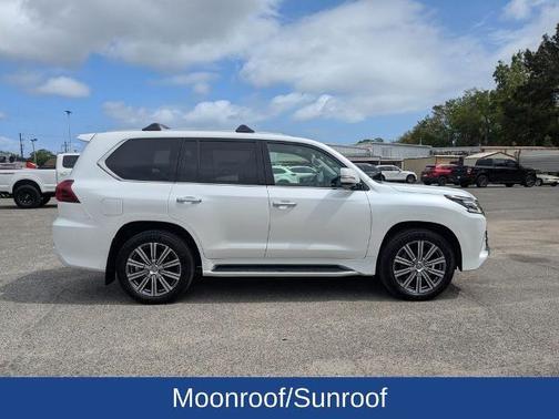 White 2017 Lexus LX 570 BASE